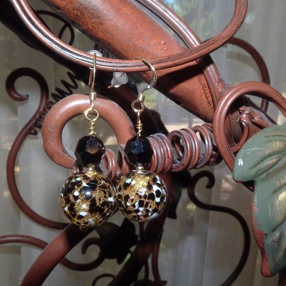 Handmade Murano Cluseau earrings in classic black, white, and gold - Picture 13 of 17